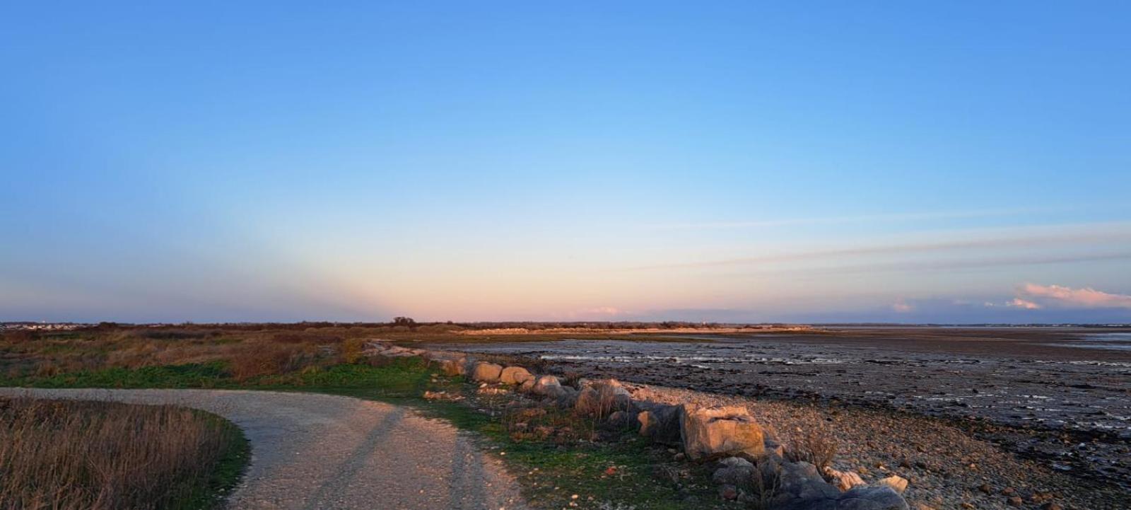 Sucre Sale Hotel Le Port-des-Barques Luaran gambar